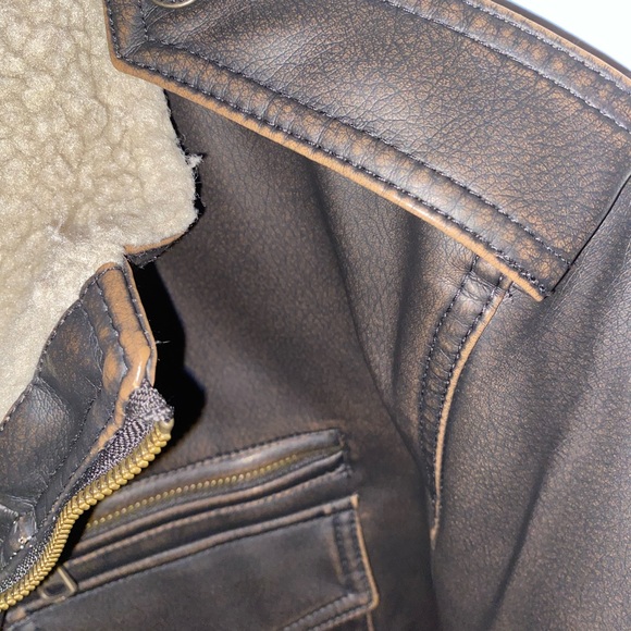 Authentic Brand New Mens Levi’s Brown Leather Jacket with Sherpa Lining size XL - Picture 10 of 14